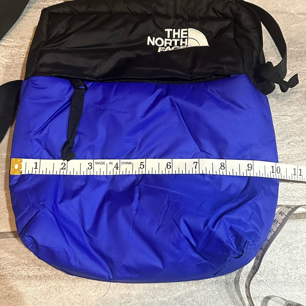 The North Face Black and Blue Belt Bag with Adjustable Strap - Picture 6 of 6